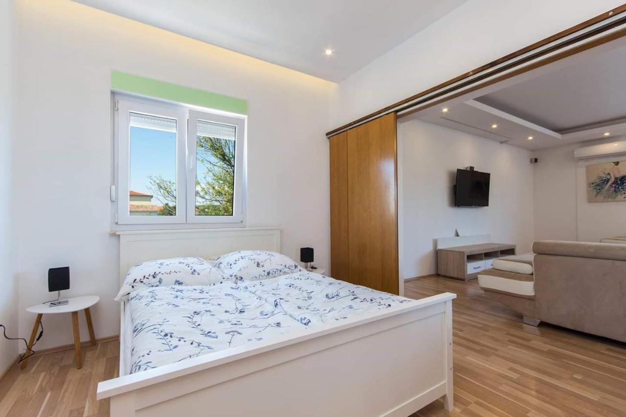 Apartmant & Rooms Villa Rosa Medulin Pomer Eksteriør billede